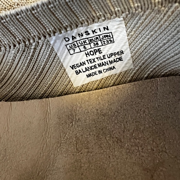 Danskin Cream Elastic Ribbed Ballet Flats - Picture 6 of 9